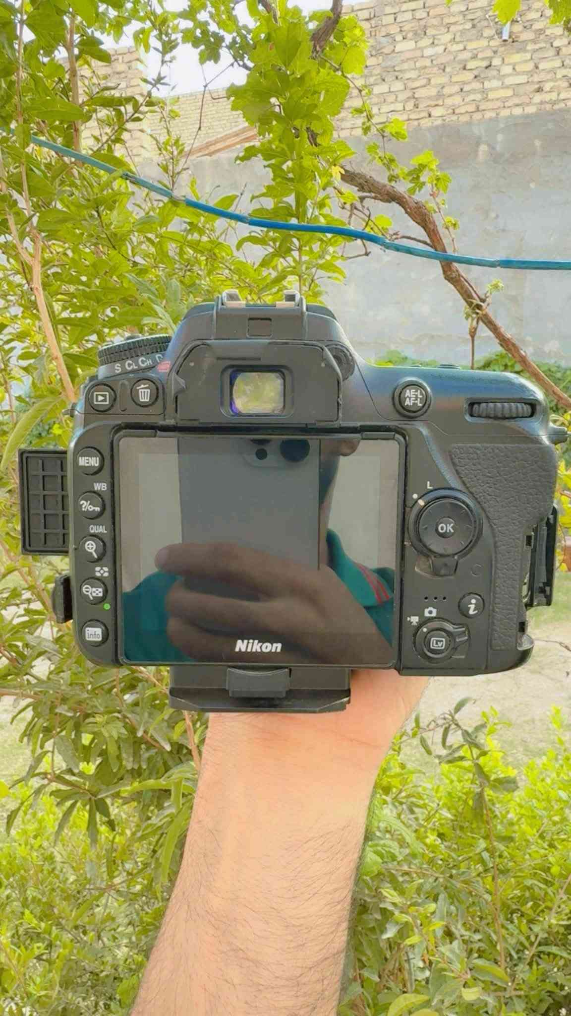 نيكون 7500 • شاتر 17912 • شخط بالعدسه