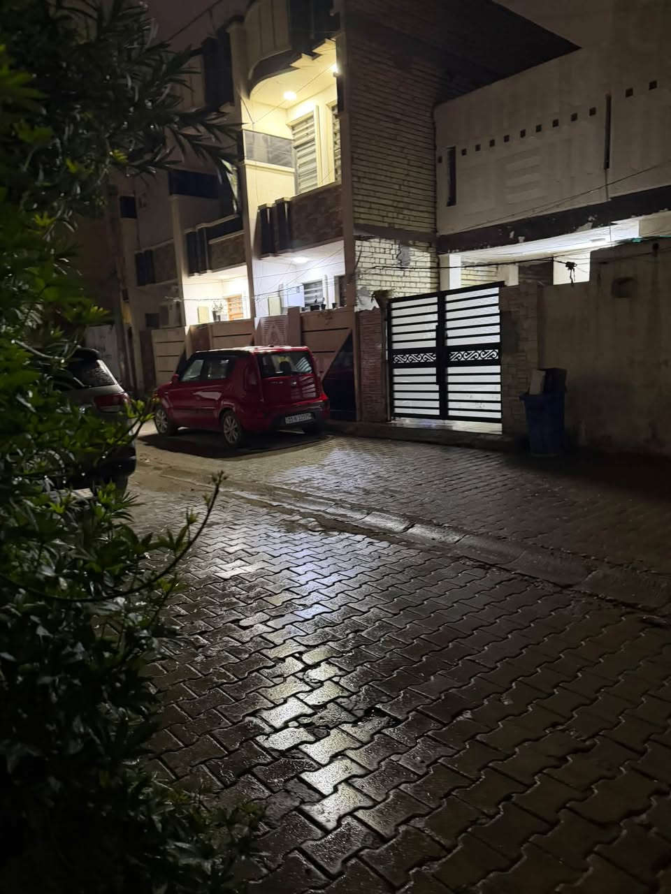 بيت رهنية صاله كبيره وفوقها. غرفه ع كبر صاله+حمام +مطبخ 45م الحرية الثانية محلة 428 بيت رهنية لاستفسار ***********
