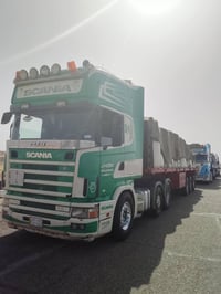 السياره سكانيه الفين واربعه راس وعربنه للبيع انتصال علا الرقم 07728336...