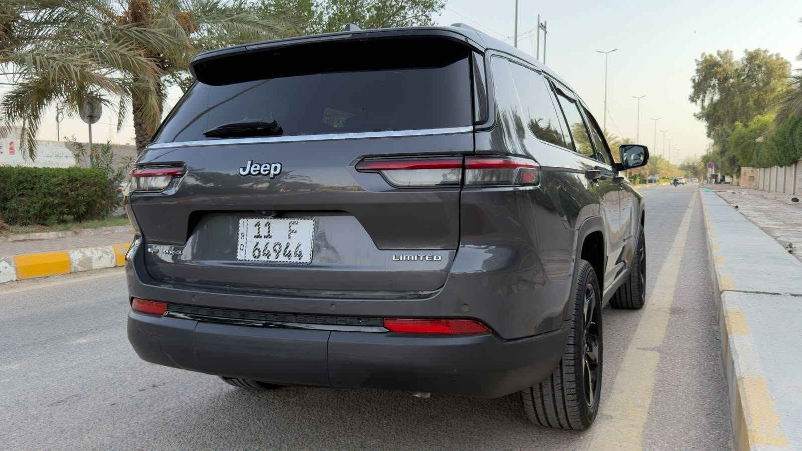 � موديل 2025
🔹 Limited Blacktop
🔹 لون خارجي مميز مع باكج Blacktop 🖤
🔹 دواخل جلد فاخرة
🔹 شاشة وسطية كبيرة
🔹 شحن لاسلكي للموبايل 📱
🔹 تدفئة المقاعد
🔹 تدفئة ستيرن
🔹 كاميرا داخل السيارة
🔹 شفتات على المقود
🔹 رادار أمامي
🔹 نظام مراقبة النقاط العمياء
🔹 جنطة كهربائية فتح وغلق أوتوماتيك
🔹 سقف بانوراما ☀️
🔹 جنوط Blacktop رياضية
🔹 4×4 دفع رباعي
🔹 مساحة واسعة ومريحة للعائلة
🔹 3 صفوف مقاعد 👨‍👩‍👧‍�
🔹 بدون ايرباك
رقم شهداء بغداد 
للتواصل 
***********
***********
