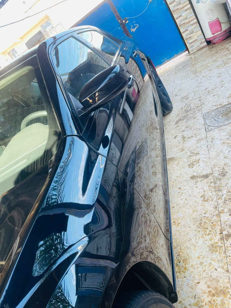 السلام عليكم
 تحيه طيبه شباب اوبما موديل 2022 لون اسود وارد امريكي ضرره موضح بالصور وايضا رقم الشاصي موجود رقم بغداد دولي بأسمي صبغ بنيد وجاملغ السياره استخدام شخصي ممشتغله خط ولا ملعوب بيه بلاد كله ماشيه حاليا 32 الف ميل السياره حلوه ونضيفه وجاهزه السعر 225 $
*********** بغداد, العراق
