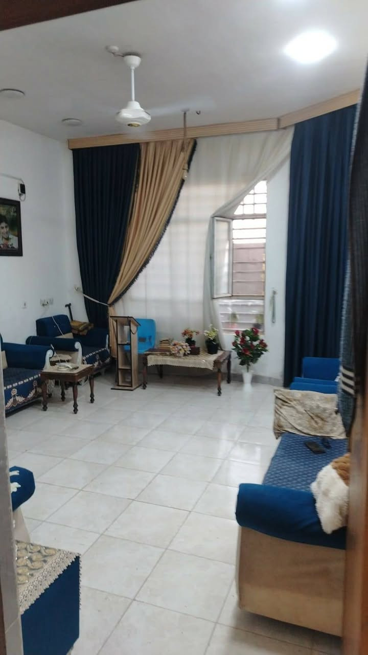 بيت  للبيع بناء حديث مساحته ٢٠٠زراعي قرار 25   واجهه ١٠  نزال ٢٠  طابق واحد بنا حديث  ستقبال + صاله +غرفتين نوم +مطبخ صحيات داخليه +صحيات خارجيه
عنوان زعفرانيه شارعين الوليد زراعي شموخ مقبيل منتزه رقم الهاتف ***********

اي استفسار اتصلو على صاحب الرقم

