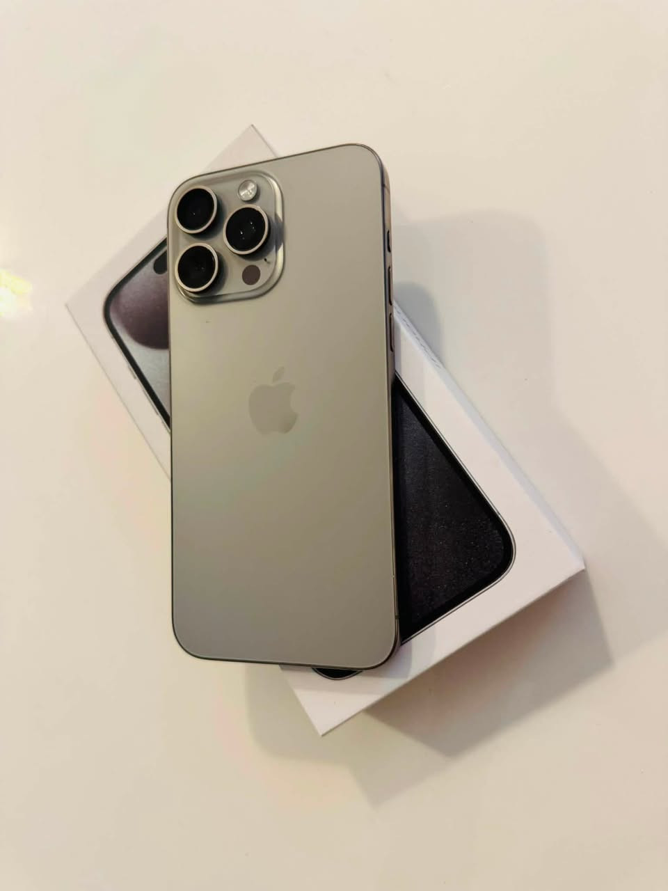 ايفون 15 برو ماكس 🩶
ذاكرة 256 / بطارية 95%🔋 
ماستر شرق اوسط ويا كارتونتة مطابقة ☑️
كُلشي ممبدل بي وتر بروڤ / الجهاز كُلة شغال فيس ايدي شغال ✨
سعرة 975 🔒💸 / مكاني بغداد بلديات 
هـ / *********** موجود واتساب كذلك
