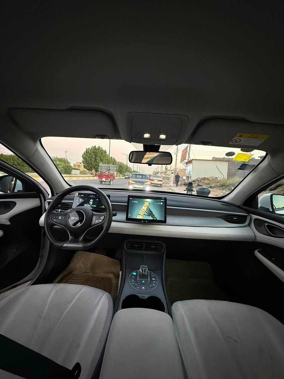 🚗 للبيع: بي واي دي سيل 05 DM-i (موديل 2025) 🚗
المواصفات والتفاصيل:
 الشركة: بي واي دي (BYD)
 الموديل: سيل 05 DM-i (Seal 05 DM-i)
 سنة الصنع: 2025
 المحرك: 1.5 لتر - 4 سلندر (هجين شاحن / Plug-in Hybrid)
 ناقل الحركة: أوتوماتيك
 المسافة المقطوعة (العداد): 23,000 كم
 اللون الخارجي: أبيض
 الداخلية: مقاعد جلد (تسع لـ 5 ركاب)
 حالة السيارة: كلين تايتل (Clean Title) - المواصفات صينية
 اللوحة: بغداد (خصوصي)
💰 السعر: 19,800,000 دينار عراقي (19.800 مليون) وقابل للتفاوض البسيط
🚫 ملاحظة: متواجد بشكل قليل على الفيسبوك، للجادين يرجى التواصل مباشر اتصال أو واتساب.
📞 للتواصل والاتصال: ***********
