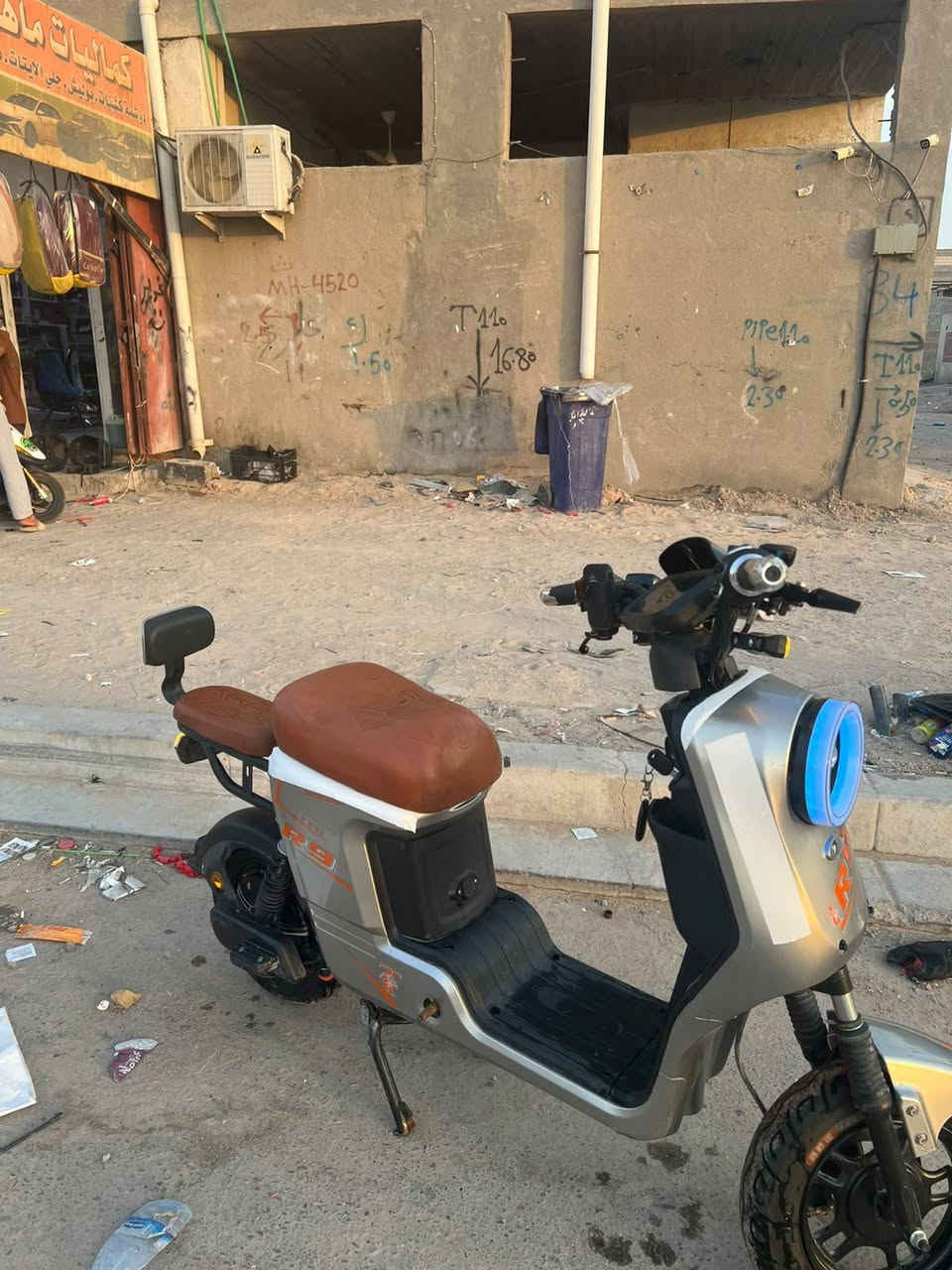 سلام عليكم ار 9 مديل 26 بطارياات الكبار ٦باتري دراجه مزوده تمشي 190 دراجه كفاله نضيفه كلش مكاني بصره زبير *********** السعر435 او بيه مجال
