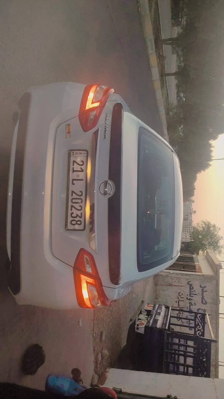 سلام عليكم
التما موديل 2017 
سياره جديده ما بيها اي نقص 
بصمه كشن كهرباء تحكم ستيرن 
كير محرك كفالة بيها قطعتين صبغ 
مكان السيارة ديالى 
***********
