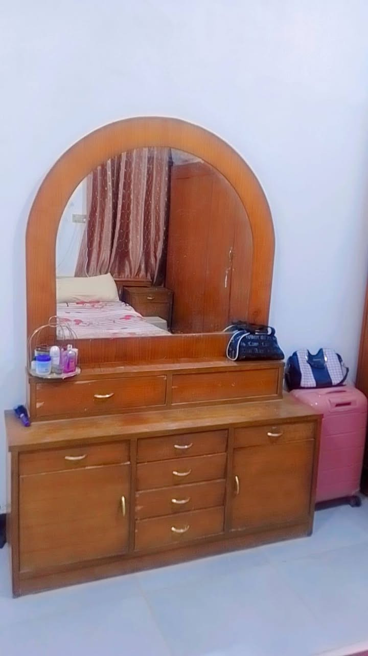 غرفه نوم عراقيه ب300 وبيه مجال بعد
