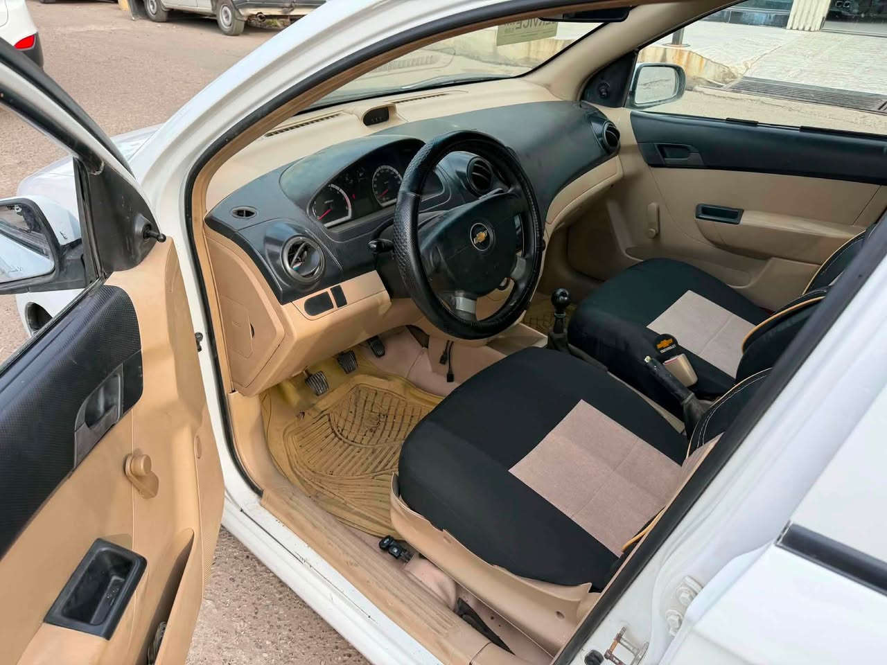 مكلف بالنشر
افيو ٢٠٠٩ محرك دبل كير عادي 

 بدون صبغ بيها مكانات بارد قليل 

رقم سنوية هزة جديد تتكاتب مع الشرعي 

 /محرك كير تبريد شرط /طخم امامي وخلفي جديد 

مكانها موصل /ايسر /***********

سعرها ٦٥$ وبيها مجال بسيط
