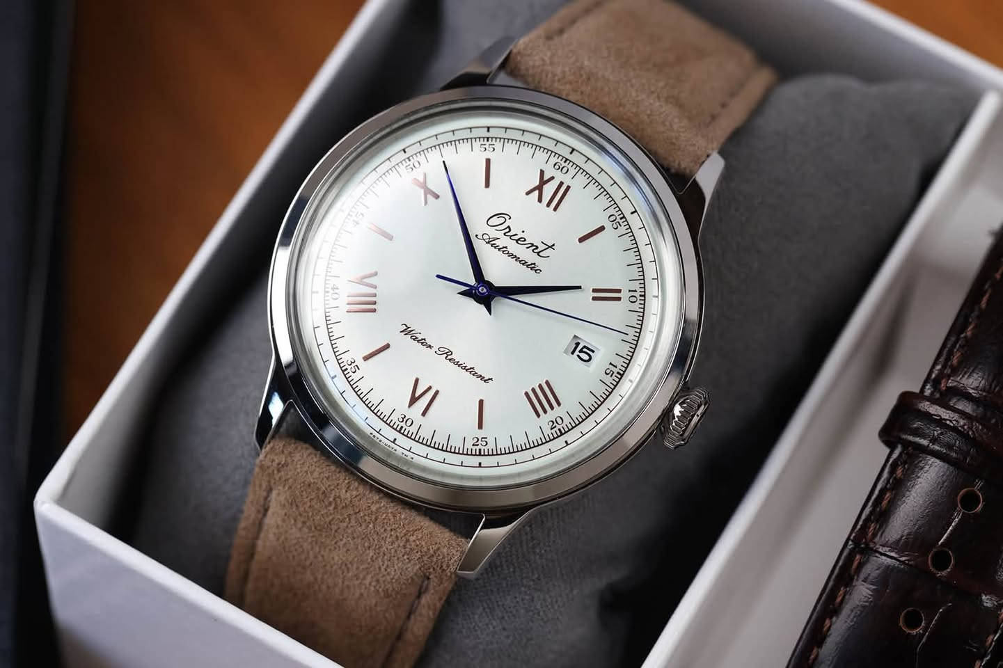 Orient Bambino
 75th Anniversary

متوفر وكالة كامل المرفقات 

قطر40.5

اوتوماتيك 

احتياطي الطاقة 40 ساعة 

22 حجر 

لمتيد 

ماكنة كشف 

سير جلد إضافي 

توجود خدمة توصيل 

***********

.

.

.
  #orient
 #العراق
 #بغداد
 #o
I
