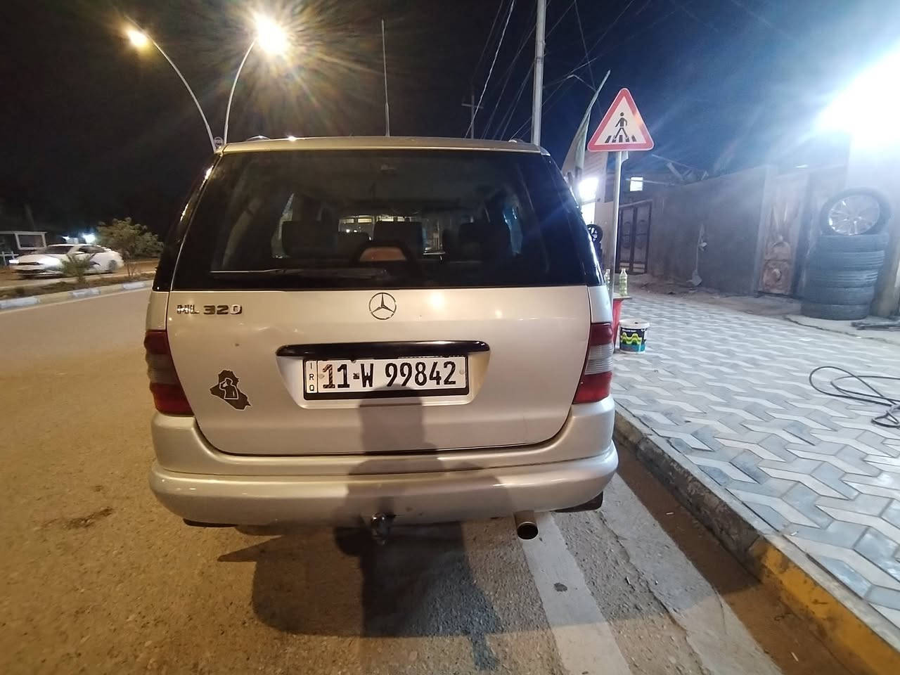 سلام عليكم حبايب مارسدس ML320 2001 للبيع

🛑 مكينه 3000vvti
🛑 تبريد شغال 
🛑 فتحه سلايد روف شغال
🛑 شاشه وكامره خلفيه
🛑 بصمه
🛑 لايت زنون عالي و ناصي  كشافات ثلجي هم 
 سياره بأسمي وجاهزه عائليه وترايها حلو وين مايعجبك شغل واطلع    مكانها الناصريه *********** واتساب متوفر 

 🛑 السعر 75  وبيها مجال
