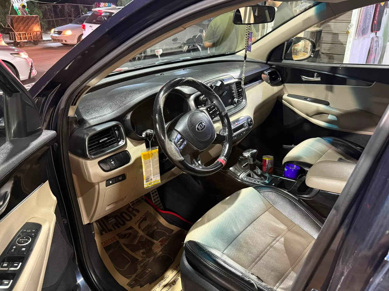 🚙 للبيع كيا سورينتو 2020 خليجي
🔹 6 سلندر�🔹 لون أزرق�🔹  فول بدون فتحه�🔹 ماشية 100 ألف كم�🔹 رقم بغداد�🔹 مبدل بنيد
💰 السعر215 $ 
📍 بغداد�📞 ***********
