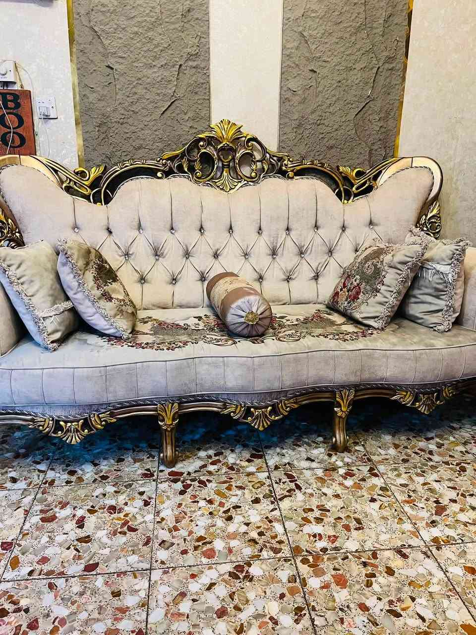 تخم زان مطلي ورق ذهب ١٠ مقاعد سفنج بوستر طبي اخو الجديد للبيع ***********
