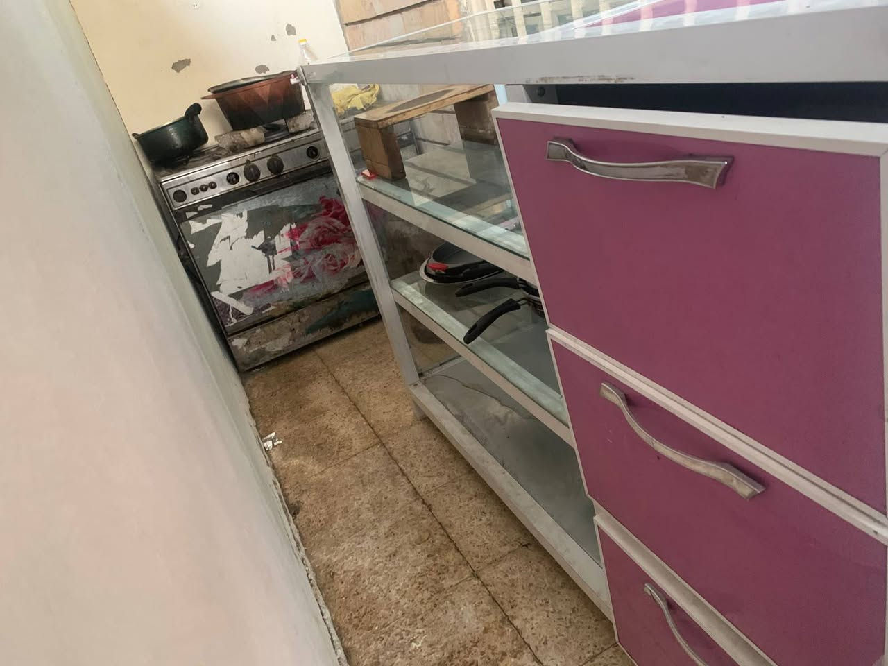 ميوزه أو جام خانات للبيع نضيفات كلشي مابيهم  كله جام نضيف سبع أمتار
النجف حي الزهراء ***********
