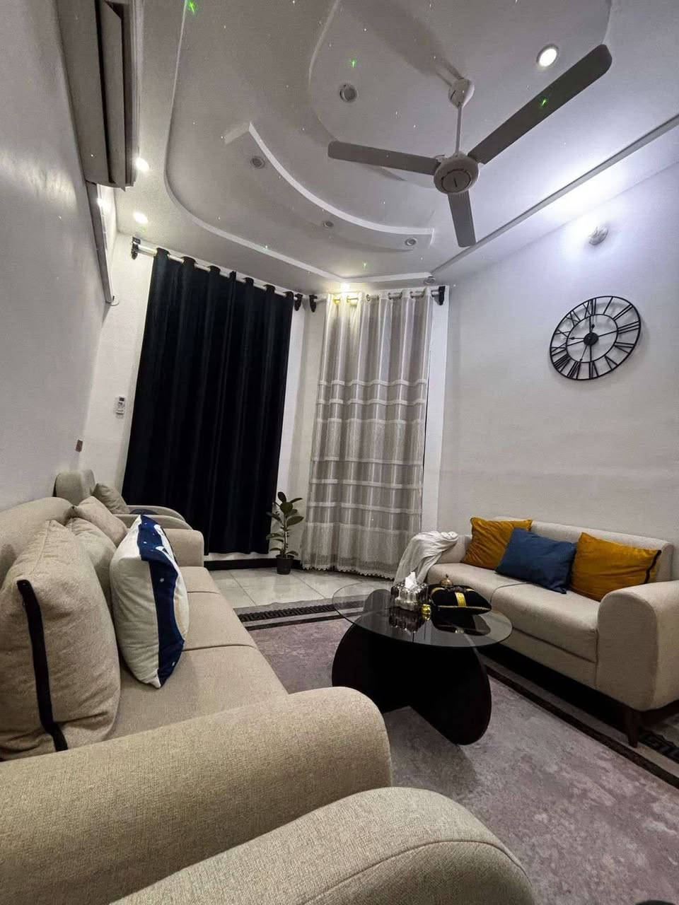 🏠 للبيع بيت في الزعفرانية – شارع سيد هاشم

📐 المساحة: 100 متر
🏡 البناء: طابقن ونصف 
🛏️ يحتوي على 4 غرف نوم
📅 سنة البناء: 2023
📍 الموقع: الزعفرانية – شارع سيد هاشم
🌱 زراعي
💰 السعر المطلوب: 125 مليون دينار عراقي

البيت مناسب للسكن، والبناء حديث.

📞 للاستفسار والتفاصيل: التواصل على 
***********

