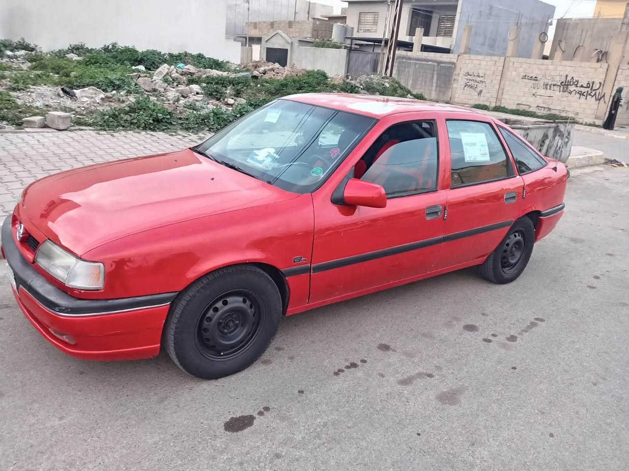 فكترا موديل ٩٣
كوبون موجود 
سنوية منتهية
صبغ بلاد 
بيها ضربه خلفي 
شرط تحويل 
اني مكلف بالنشر 
رقم صاحب سيارة ***********
