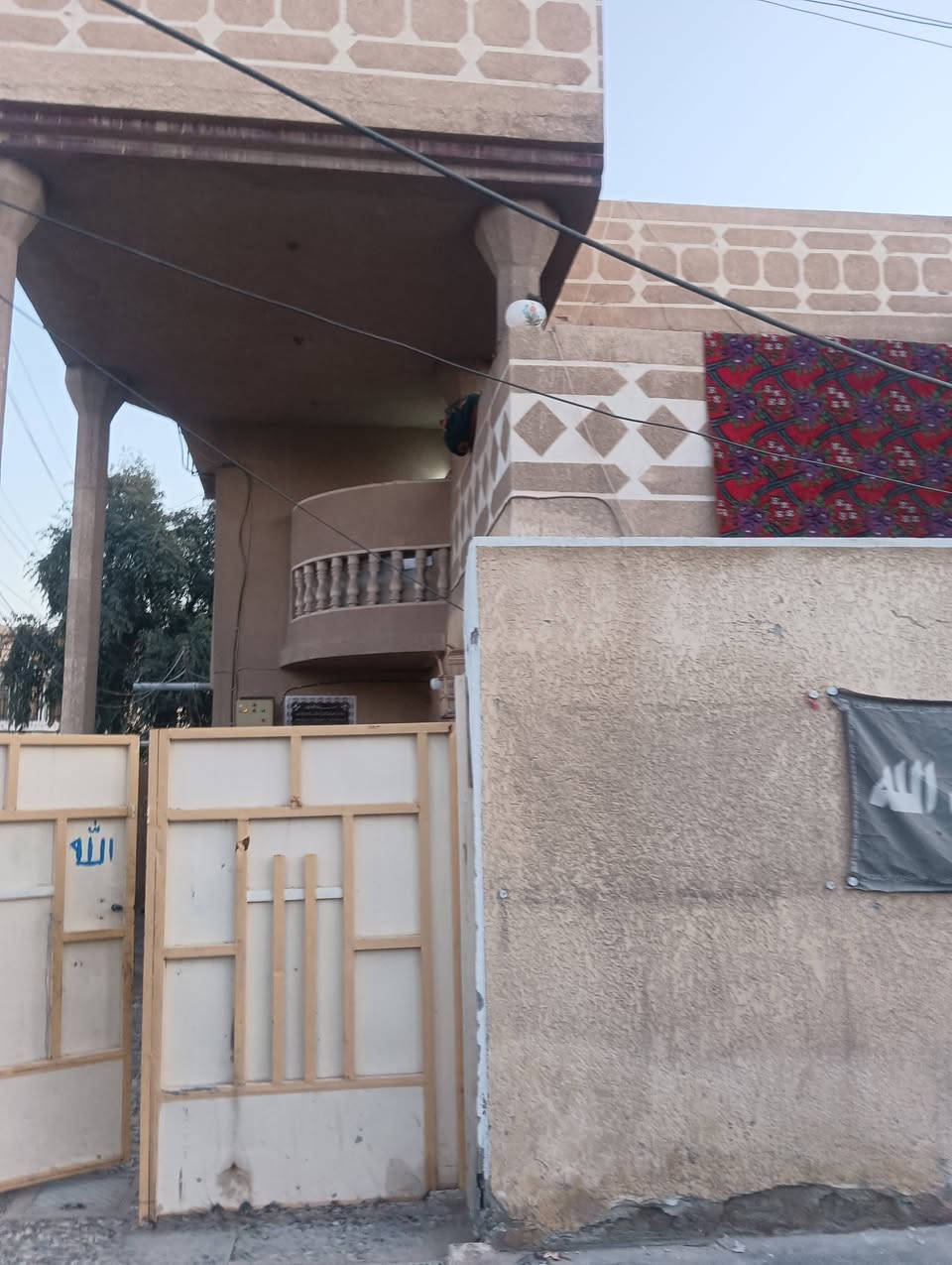 دار ركن تجاري على شارع ابوسمير قرب افران البشير
