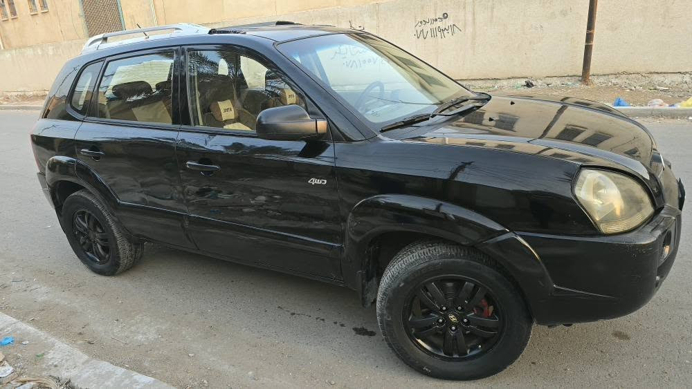 توسان 2008 خليجي  محرك 2000 دوش 
▪︎  تبريد ثلج محرك جديد تجي تفحص وتشوف بعينك السيارة مال بيت . 
• صبغ اربع قطع اثر شخوط بدون حادث . 

• السعر 93 وبيها مجال •

 ■ *********** ■ بغداد, العراق
