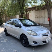 سلاموعلیکم  سیارە یارس مۆدیل 2009 لیدراوی نیە بەس بۆیاغ هردوو دەرگای س...