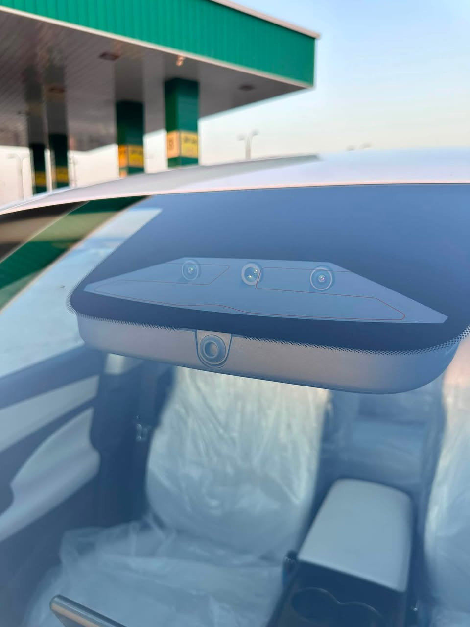 BYD Seal 05 فول مواصفات
السعر ١٥٥ بيها مجال قليل ركز هاي فئة فلاك شيب مو العادية
بيها بارد بالجنطة خسفة موضحة بآخر صورة ورجعت عالبارد باقي شرط الفحص 
العنوان بابل الكفل
المواصفات :
كاميرات ورادار ١٣ 
ركن وقيادة ذاتية 
تشغيل عن بعد 
مري شفط 
شاشة كبيرة
حساسات امامي خلفي
فتحة قمارة
دخول ذكي 
بطارية ٥٥ كيلو 
إشارات بالمري 
بنزين عن تجربة مشيت ١٢٥٠ كيلو بالتفويلة 
ويل كروم 
شاشة كيبورد عربي ومنصب اغلب التطبيقات ومحدثه 
لايت ليد ابيض 
بعد بيها هواي شغلات يصعب ذكرها 
للاستفسار *********** أنور القريشي

