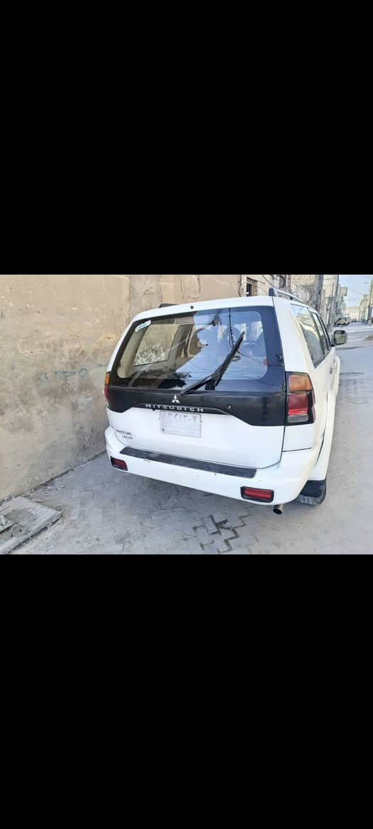 سلام عليكم ناتيفيا موديل 2008 للبيع خليجي  كير مكينه تخم تاير جاهزه السياره رقم بغداد هزه جديده ورقم جديد بسمي سنوية 2030 ماشيه 215 الف هذا السونر موجود بل صورة 
 مكاني بغداد مدينة الصدر 
 السعر 100$ وبيه مجال 
 الاستفسار ***********
