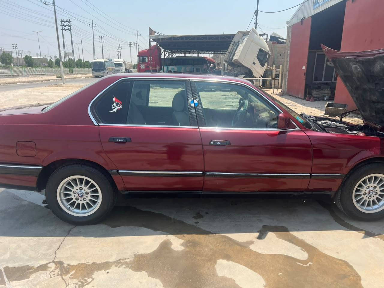 من رخصت الادمن للبيع بي ام دبليو 735i موديل 91 تعمير جديد كلشي شغال وبلادي محرك بلادي 6 سلندر مفتوح 35 السيارة جاهزه من كلشي المكان البصرة قضاء الدير السعر 65 وبي مجال تواصل ***********
