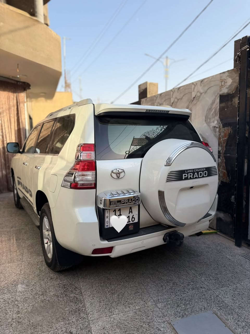 للبيع | TOYOTA LAND CRUISER PRADO 2015
وارد كويتي | V6 4.0 | دفع رباعي

سيارة تجمع بين الفخامة، الهيبة، القوة والاعتمادية…
برادو 2015 بمواصفات كويتية، بحالة مميزة ومُحافظة عليها، جاهزة للاستخدام بدون أي تنازل عن الراحة والفخامة.

التفاصيل:
• موديل 2015
• وارد كويتي
• محرك V6 4.0
• دفع رباعي 4×4
• داخلية أنيقة ونظيفة
• تكييف ممتاز
• السيارة مكفولة
• الفحص مفتوح أمام المشتري
• الاستخدام شخصي ومحافظة عالية

📍 كربلاء
💰 السعر: عند الاتصال: ‭***********‬
📞 للتواصل: اتصال / واتساب
