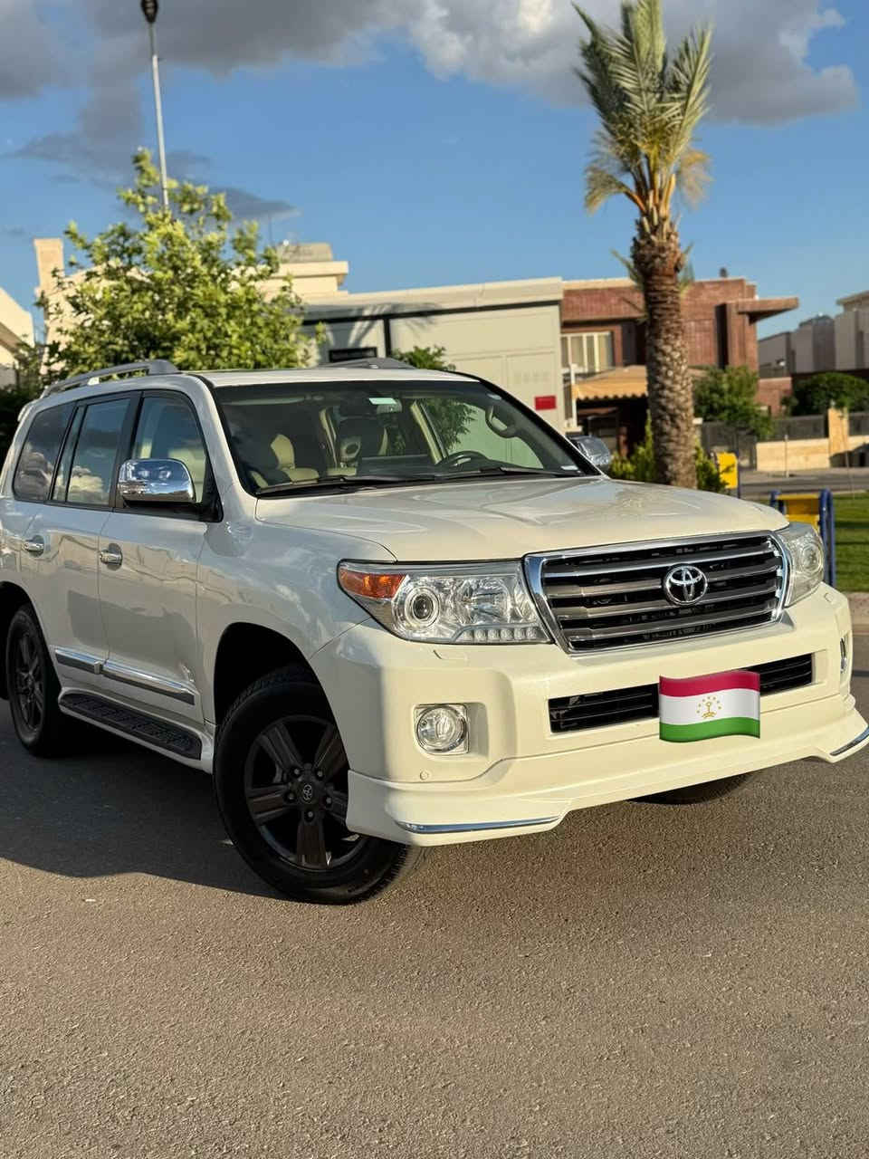 لاند کروزەر 2015 GXR فول مواسەفات شەش پستۆن  بۆیاخ عا بەلایەکی وەرگەڕاوە هەمووشتی نوێیەبەناوی خۆمان بەشەرتی توندو تۆلی گێڕو مەکینە نرخی 284وەرەقە ...هەولێر *********** أربيل, العراق
