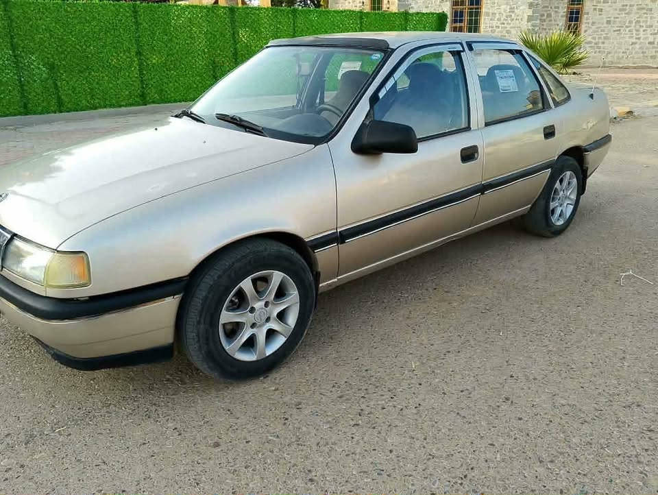 🚗 **سەیارە بۆ فرۆشتن (تەنها بە کاش / نەقد)** 🚗
🔹 **جۆر:** ئۆپڵ ڤێکترا (Opel Vectra)
🔹 **ڕەقەم:** سلێمانی (سالیانەی ۳ ساڵی ماوە)
🔹 **گێر:** ئۆتۆماتیک
🔹 **بارودۆخ:** زۆر پاک و ڕێکخراوە، مەکینە و گێڕی بە شەرتە و بێ کێشەیە.

💰 **نرخ:** ۳۷ وەرەقە (کەمێک مەجالی مامەڵەی تێدایە بۆ کڕیاری ڕاستەقینە)

📍 **شوێن:** [ناوی شارەکەت بنووسە]
📞 **ژمارەی پەیوەندی:** [***********1 تەلەفۆنەکەت بنووسە]
💬 **بۆ زانیاری زیاتر یان بینینی سەیارەکە، ڕاستەوخۆ نامە بنێرە.**
