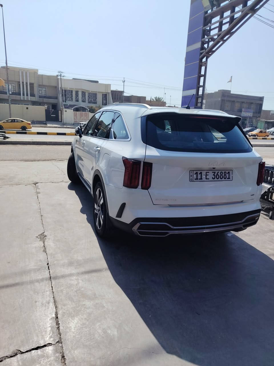 السلام عليكم
سورنتو موديل ٢٣  خليجي
فول مواصفات
تشغيل عن بعد
تبريد ثلج ثلاث قطع
بنوراما
مكفولة كفالة عامة
 محرك ٤ سلندر ٢٥٠٠ خير من الله اقتصادي
رقم بغداد انكليزي باسمي 
السعر ٢٤٣ وبيه مجال
السيارة احلى من الصور
ضمان الشركة الدولية 
سيارة جاهزة وكلشي جديد بيه
*********** واتساب
