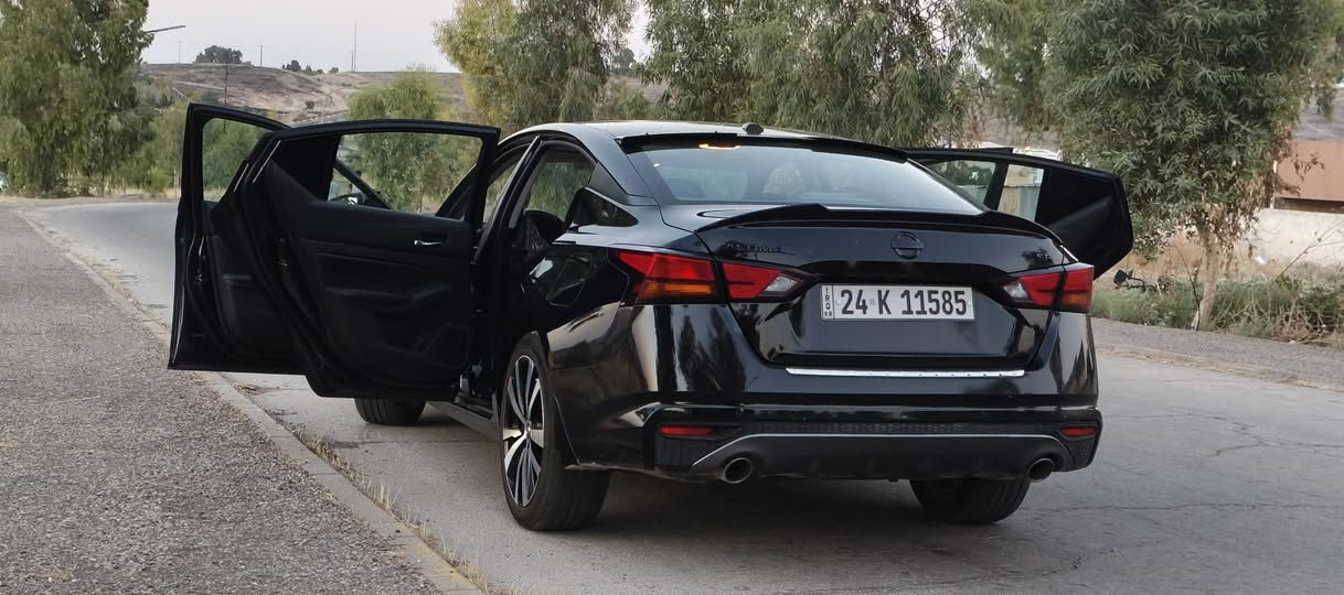 السلام عليكم 
بسم الله 
⚡NISSAN..Altima..2021.SR.Plus⚡
⚡نيسان...التيما ٢٠٢١.. SR..Plus  ⚡

......................................

الفئه  SR..Plus
موديل 2021

ماشية 126الف كيلو متر 

لون أسود

محرك 2500

بصمة تشغيل

ابواب بصمة+ بصمة صندوك

تشغيل عن بعد

فتحة سقف (سلايت )

شفتات سترين

رادارات 360° درجة

رادار امامي (توقف ذاتي)+تحديد مسار

رادار جانبي+توقف ذاتي

رادار خلفي (توقف ذاتي)

كامرة خلفية

حساس خلفي

كشنات جلد

كشن السائق كهربائي

كشنات تدفئة

فول تحكم ستيرن

كروس سرعة (مثبت سرعة)

أشاير مري جانبي

ويل كب رياضي حجم 19

لايتات فول زينون

السنوية لحد 2028
الهزة جديدة قبل اسبوع سويته
إطارات جديدة 
السيارة خير من الله جاهزة للأخير 

ضررها فقط البنيد كلير امريكا بدون دواخل بدون ايرباگات قطعة وحدة ما مبدل بيها حتى الدعامية نفسها مصلحة 
الصندوق بيها رصعتين صغار كلش
رقم الشاصي موجودة بالصور 
السعر :- اكتب رقم 8 ويصلك السعر 
المكان :- الموصل / سد الموصل 
***********
***********
إتصال او واتساب
