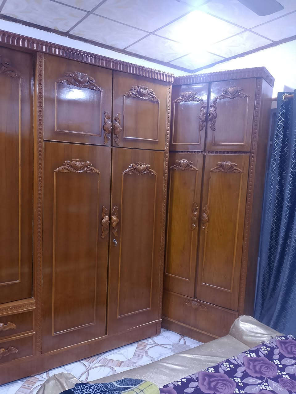 خشب عراقي بدون اي عيب نضافة 80٪ 
سعرها 700 وبيها مجال اخذتها قبل سبعة أشهر ب مليون وربع 
***********
***********
مكاني موصل حي الانتصار قرب اسواق الخضراء
