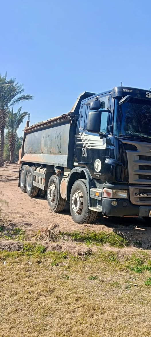 السلام عليكم اسكانيا  للبيع كفاله عامه تخم تاير مكينه ٤٢٠ جديده كير كهربائي فقط اول نمره كلج سياره جاهزه للعمل لاستفسار لاتصال عل الرقم ***********
