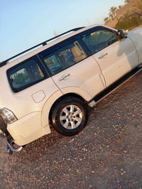 #07845101836 باجيرو مديل 2009 السياره جاهزه  بيه صبغات اثلث قطع .. داخ...