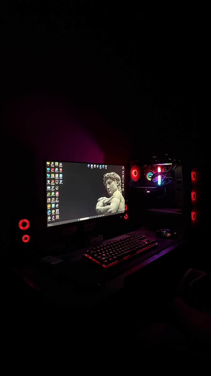 🖥️Pc: كامل للبيع
السلام عليكم ، 
: مواصفات الحاسبة (PC):
 الكيس (Case):  شركة DeepCool.
 المعالج (CPU): Intel Core i5-10400F بتردد 2.90GHz.  
 الرامات (RAM): حجم 16 غيغابايت.  
 كرت الشاشة (GPU): NVIDIA GeForce RTX 3060 (أداء ممتاز وسلس بالألعاب) + تبريد مائي ماعرف ياشركة
+ڤانات عدد 6 داخل الكيس 
 الباور سبلاي (Power Supply): 650 واط.
 اللوحة الأم (Motherboard): Gigabyte H510M H.  
 نظام التشغيل: Windows 11 Pro نسخة 64-bit.  
 التخزين (Storage): 2 تيرا (2TB)
 الشاشة: شاشة MSI قياس 24 إنش (دقة عالية وأداء سريع).
 الكرسي: كرسي غيمنغ مريح ومناسب لجلسات اللعب الطويلة.
 الميز: ميز قيمنغ احترافي مع إضاءة RGB داخلية.
 الكيبورد والماوس: مجموعة كيبورد وماوس من ماركة Razer.
 السبيكرات: سبيكرات Marvo لجودة صوت واضحة وقوية.
✨ الحالة: نضافةة 100/100
ملاحظةة شكو شغله ذكرتةة فوگ كارتونة مالتهه موجوده👍
📍 المكان: بغداد
***********
