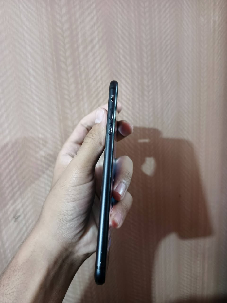 إيفون 7 plus للبيع
ذاكره 128 بطاريه 100 جهاز بلادي فقط مبدل بطاريه والباقي بلادي حتى البصمه شغاله كامرات فوك الفول 
ملاحظة /  بي مشكله بل إنترنت فرمته ومعد يشتغل بس عل خط يكنك فول 
السعر 45 قفل / ***********
