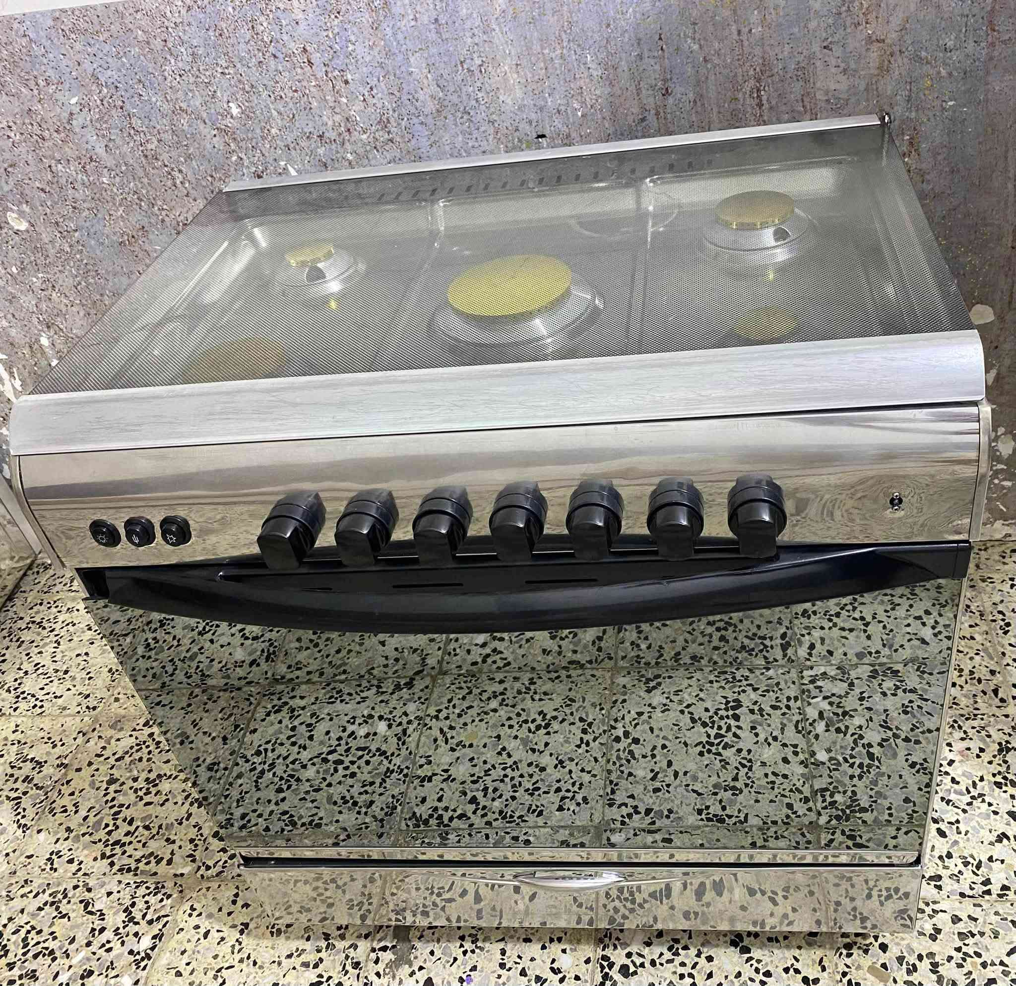 يونفرسال • ٥ عيون • شرط الفحص