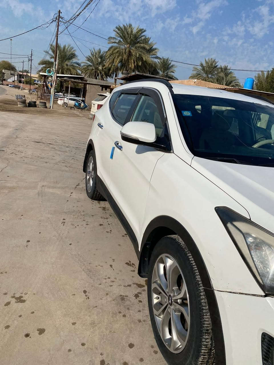 سنتافيا ٢٠١٦  خليجيه كفاله عامه ماعدا بارد  اربع اصابع موضح بالسونار  السياره مكينه 6 سلندر 3.3L فول مواصفات عدا الفتحه سبعة  راكب,ويل حجم 18,داخل لون بيجي,,حساسات خلفيه,كامره خلفيه ,بصمه تشغيل+بصمه ابواب, كشافات ضباب تحكمات ستيرن, ثلاث قطع تبريد + تبريد منفصل, اشاير+ ترحيب بالمري, لايتات تصعد تنزل, نضام Eco ,مانع تزحلق, نزول منحدرات, رقم بغداد باسمي , سياره عليها ادامه كامله من تخم تاير  باتري  والسياره نظيفه  السعر 165 وبيها مجال حَك الجيه)
مكان السياره حله***********
