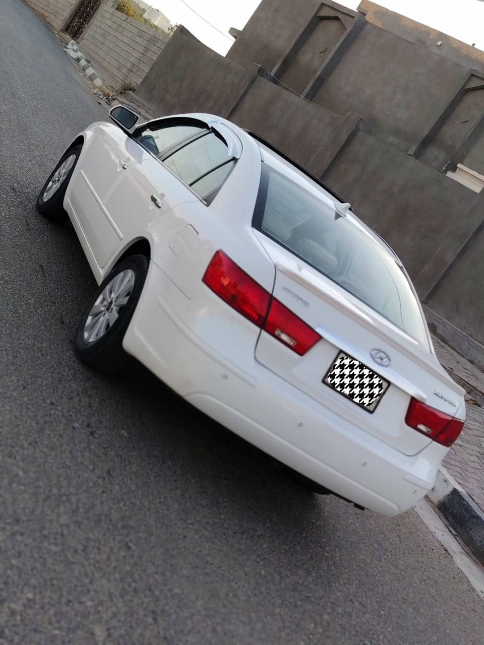 السلام عليكم.   للبيع سوناتا.  مقدس
موديل 2009  وراد امريكي           مكفوله  كفاله عامه 
تحكم ستيرن  كشن كهرباي.        السياره فول موصفات فتحه

 كفاله عامه.    على وضع الشركه 

رقم الانبار.     تحويل مباشر 
 محرك 2400. على وضع الشركه 

    صدر.    تبريد.  ثلج     

جاهزه من كلشي شرط الفحص

السعر   120.  
 
مكان السياره الانبار  خالديه

الاستفسار  اتصل.      *********** 
***********
