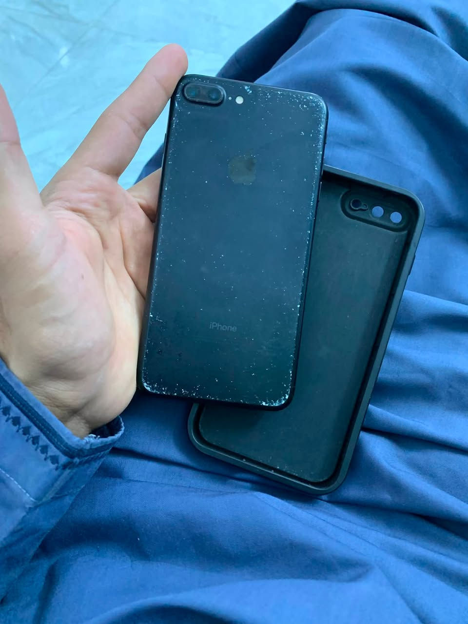 سلام عليكم تلفون سفن 7بلس  بسعر80وبي مجال نهيت سعره 60 فقل وبي شغلتين كأمره وهم بطاريه ماته 76 ومبدل شاشه فقط استفسار مع هذا الرقم *********** ￼
