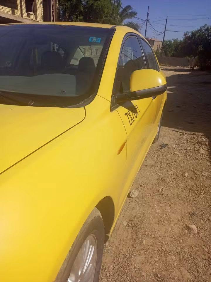 كير محرك بحاله جيده محرك بلادي كشنات  كهرباء تدفئه بلكشنات
تنته 
برده خلفيه 
لاضربه ولا صبغ مكفوله 
بيهه شويه خياسات مسويهن بيدي 

***********
شيري استرا 2014رقم واسط مشروع بغداد تتحول وين ميعجبك هزه وهيئه وغرامات ماصار شهر من مصفرهن 
يحتاجلهه بوش طبله وتايرات امامي ب35وبيهه مجال
