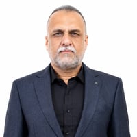 📚 الأستاذ عمر المشهداني  يعلن عن فتح باب التسجيل لـمادة الرياضيات - ال...