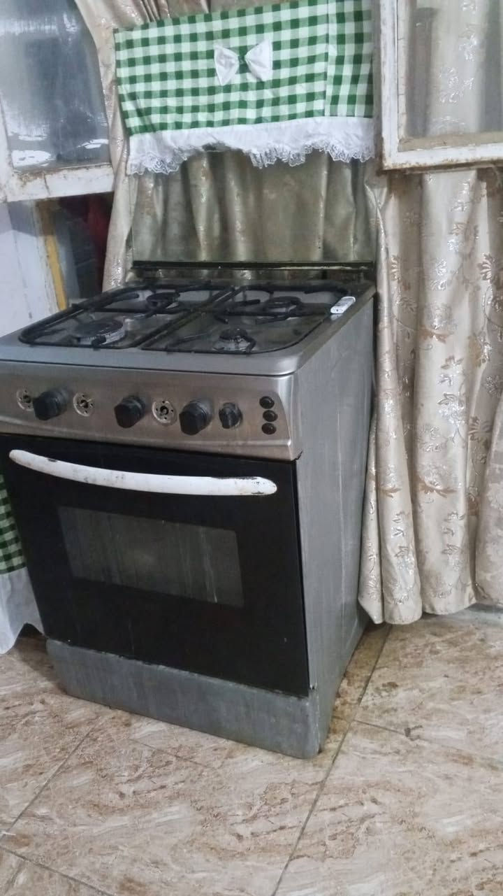 طباخ للبيع نظيف جدا السعر100وبي مجال
