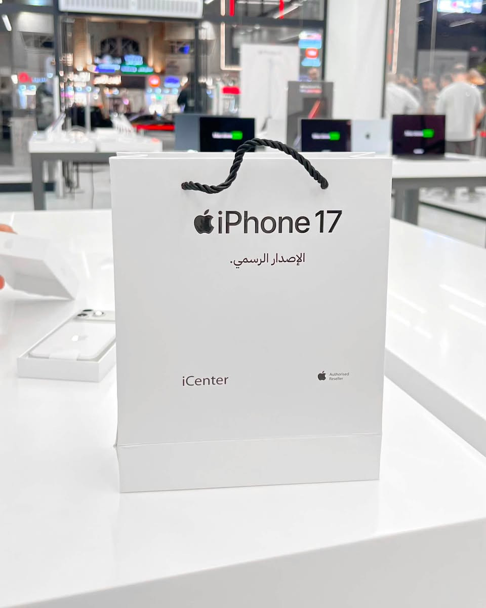 📱 للبيع | iPhone 17 Pro Max 🔥

نسخة الشرق الاوسط 🇦🇪 
📶 يدعم الشريحة 
💾 ذاكرة 256GB
🔋 البطارية 99%
🛡️ بعده بالضمان
📦 الكارتونة + العلاكة موجودات 

✅ استخدام مكتبي فقط 
📸 مستخدم في مكتب تصوير
✨ نظافة 100%
🔥 حالة حال الجديد الجهاز نظيفة جداً 

💵 السعر: 1750  

الي يحب ياخذه، التواصل واتساب:
*********** 📞

📍 العنوان: زيونة – قرب شارع الربيعي
