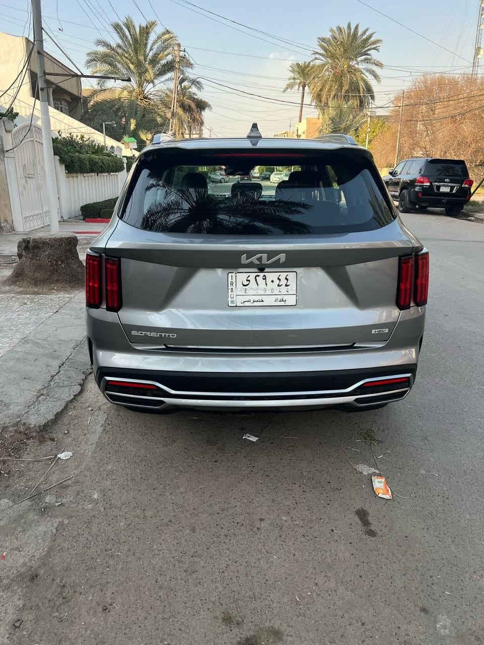 سورنتو 23 خليجي 
محرك 1600 تيربو 4 سلندر 
ماشيه 28 
السياره فول مواصفات
كشنات تبريد تدفئة كهرباء كل الكشنات 
واحد على واحد 
مكفوله من الصبغ 
فول فول فول مواصفات 
7 مقاعد
***********
