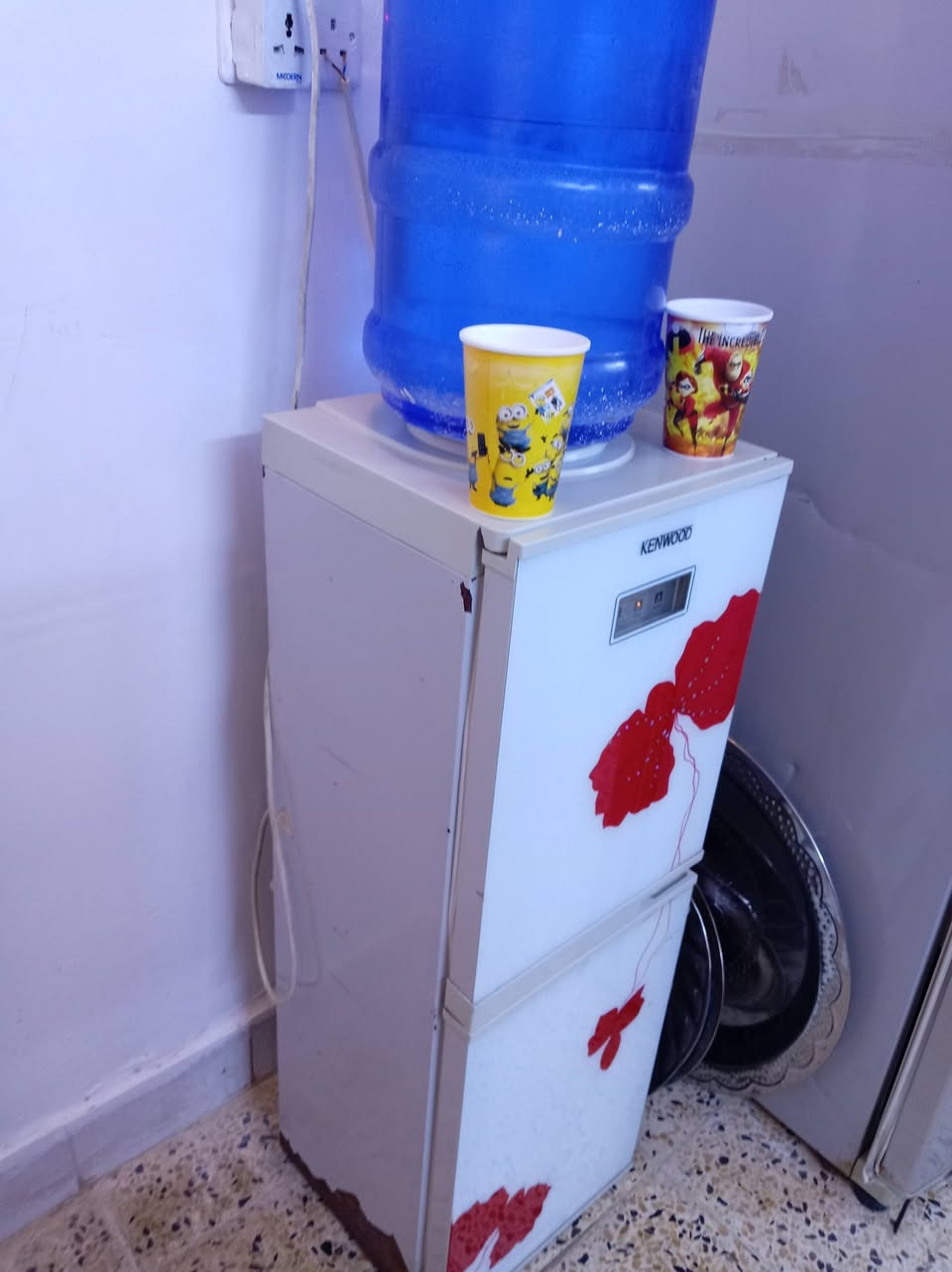 ثلاجه كبيره LG وبراد كينويد للبيع مستعمل بسعر مناسب
ثلاجه تجميد قوي مثل مموضح بصوره بس يرادلها لاستيك حته تنسد الباب زين والبراد شغال وبارد بس المي الحار الدكمه مكسوره
الثلاجة 100 الف
البراد 50 الف
موجود واتساب وماسنجر اتصال ماعندي ***********
