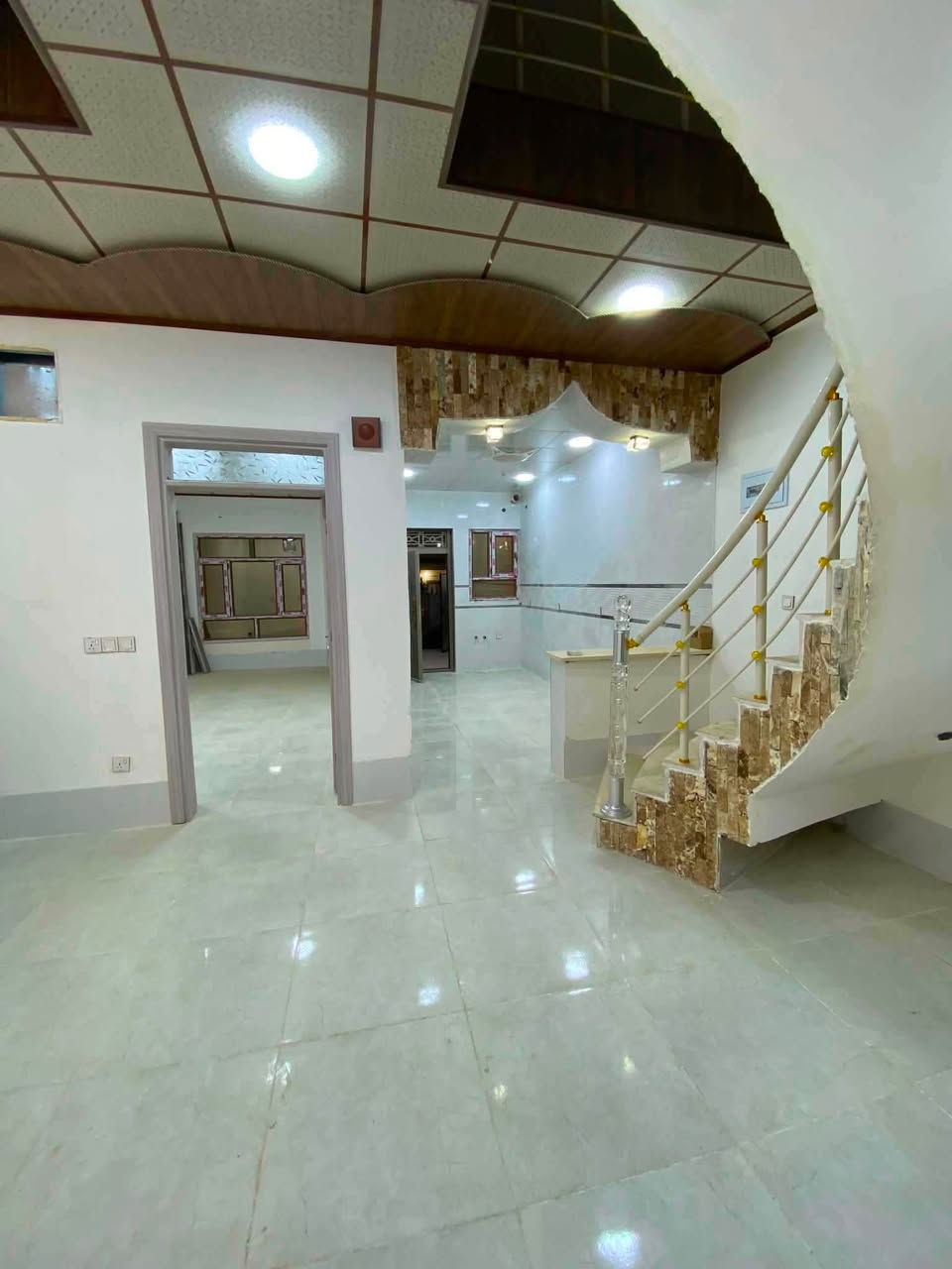 🏘🏘بيت للبيع ديالى خانقين / داره كوناره 
بالبداية فرع مقابل مزاد بهاء الحمداني طابو صرف بناء حديث طابقين 
طابق الاول 
1 غرفة نوم واستقبال وصالة داخلية ومطبخ ومجمع صحيات داخلي وخارجي 
طابق الثاني 
2 غرفة نوم وصالة ومجمع صحيات 

السعر / 105 مليون بي مجال 

للأستفسار اكثر اتصال بالارقام فقط 
***********
***********
مكتب فريا موفق للعقار
