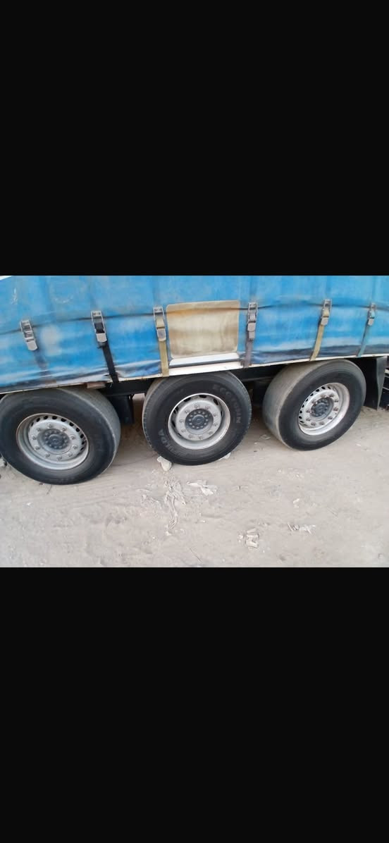 سلام عليكم 
عربانه شمتز للبيع
سعر 65 وبيه مجال
***********
