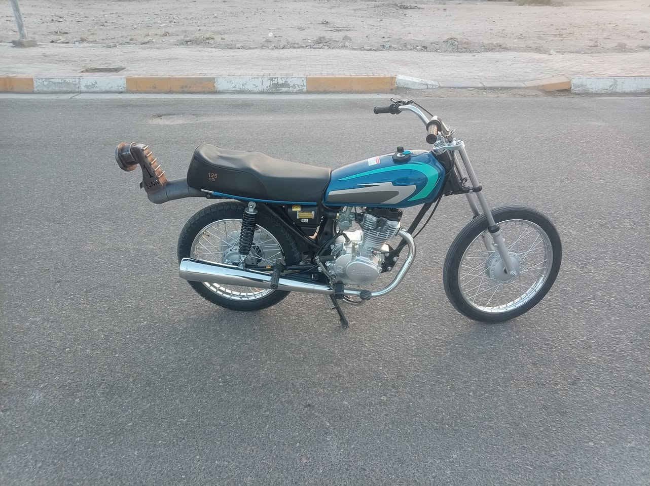 سلام عليكم دراجه سيجي نامه مشيف البيع أوراق أصولي شاصي موديل 14 وتعميره موديل 26صارله شهر من معمره  ما مفتوحة سعر 850وبيه مجال المكان كربلاء المن داخلي
