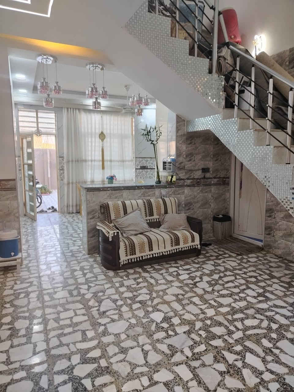 دار ٢٠٠ م طابقين الطابق الثاني هيكل فقط صب كونكريت بناء طابوق جمهوري سيراميك كاشي جبس مبورد بيت احله من صور جاهز من كلشي سعر ١٠٥  وبي مجال  سايدين المطار قرب حاتم الخير***********
