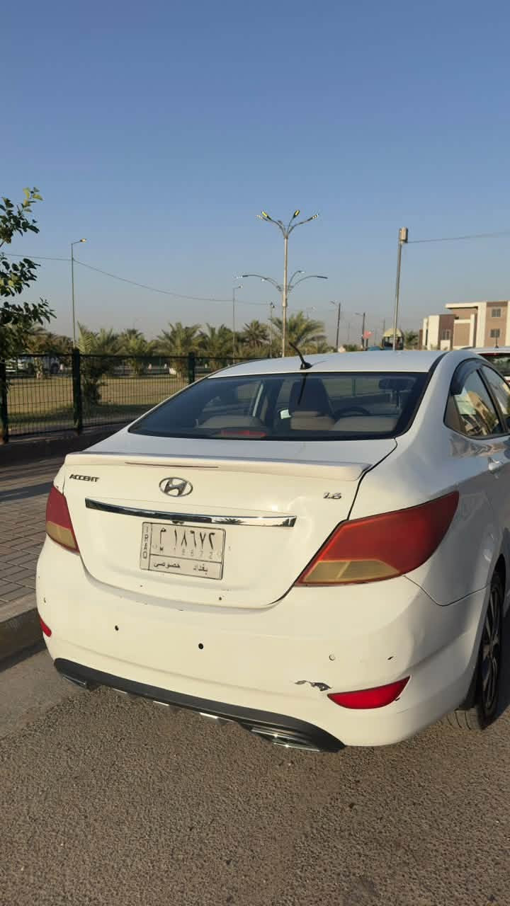اكسنت 2016 خليجي للبيع…
محرك 1600 دبل قطره
فتحه سقف
محرك وكير مكفولات
ماشيه 170 الف
السياره من اشتريتها لهذا اليوم بس بانزين محسن
شاشه
تحكم ستيرن
شاصي و لغود مكفوله
السياره بيها قطعتين متضرره
صندوك + جاملغ عكس السايق + كم رصعه معدودات بالقماره اثر حالوب
والتبريد اعتقد منقص غاز ويحتاج حمام داخلي اذا تحب
السياره كلشي بيها شغال وخير من الله 
السياره بأسمي تحويل ثاني يوم
رايدها ب95 ورقه وبيها مجال للطيبين مكاني بغداد حي الجهاد
رقم التواصل: ***********
